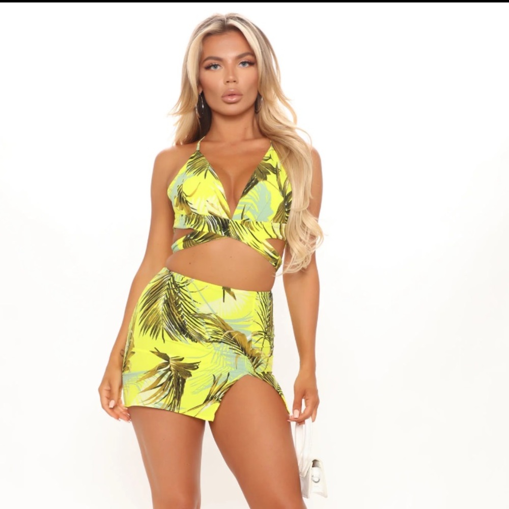 Fashion Nova 2pc set - Picture 2 of 8